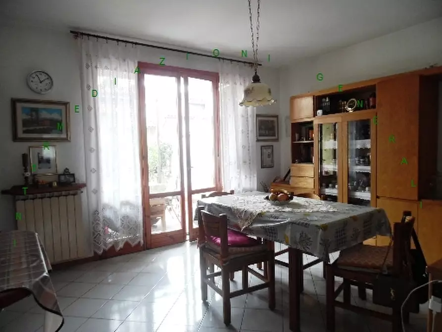 Immagine 3 di Villa in vendita  a Borgo San Lorenzo