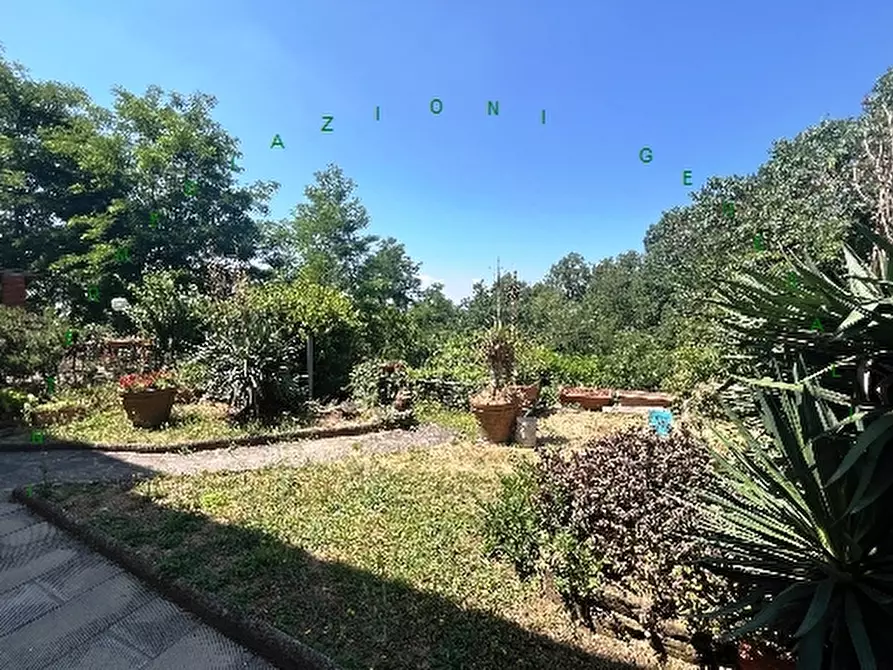 Immagine 1 di Villa in vendita  a Scarperia E San Piero