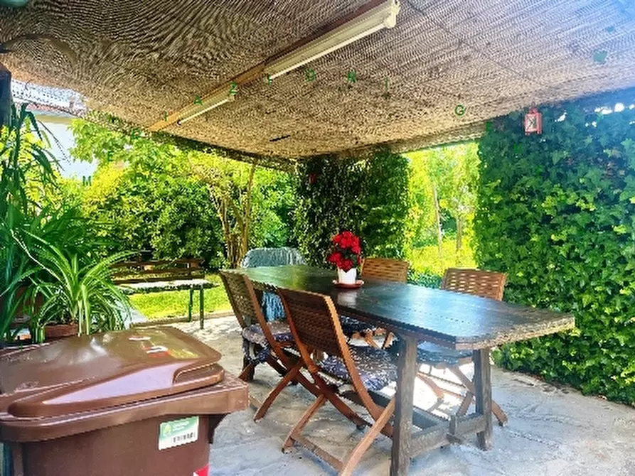 Immagine 2 di Villa in vendita  a Scarperia E San Piero