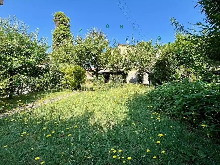 Immagine 5 di Villa in vendita  a Scarperia E San Piero