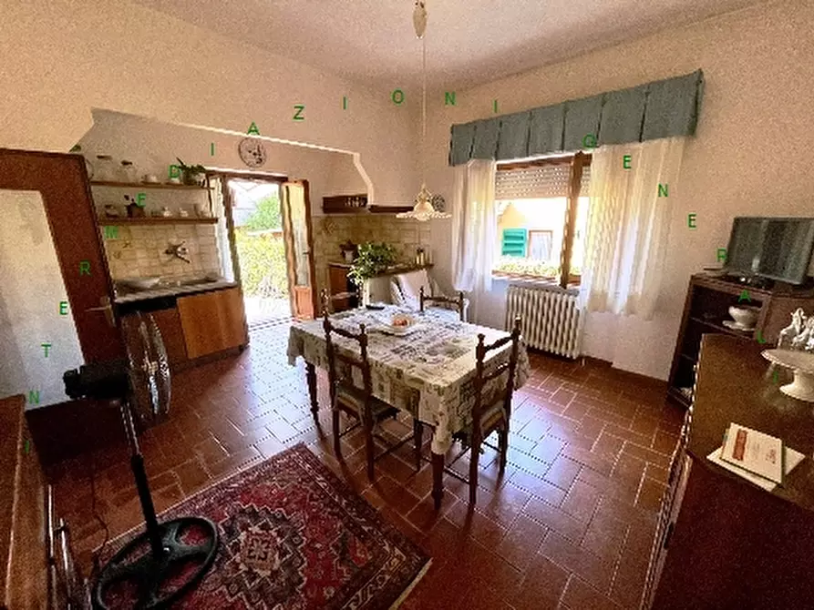 Immagine 10 di Villa in vendita  a Scarperia E San Piero