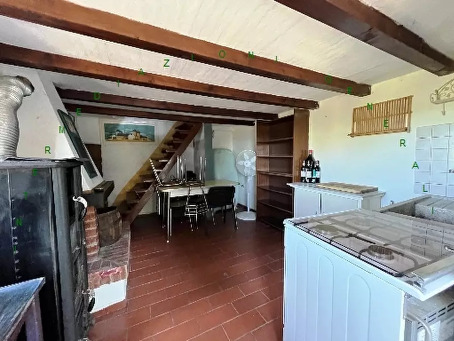 Immagine 3 di Villa in vendita  a Scarperia E San Piero