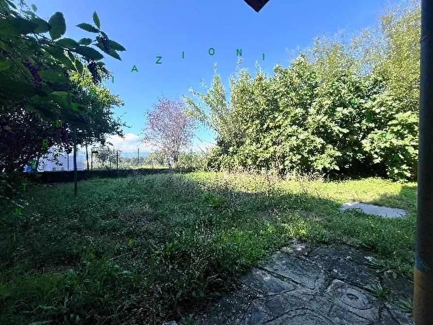 Immagine 2 di Villa in vendita  a Scarperia E San Piero