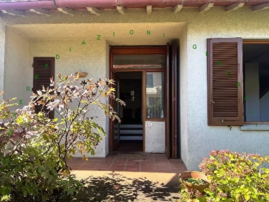 Immagine 3 di Villa in vendita  a Scarperia E San Piero