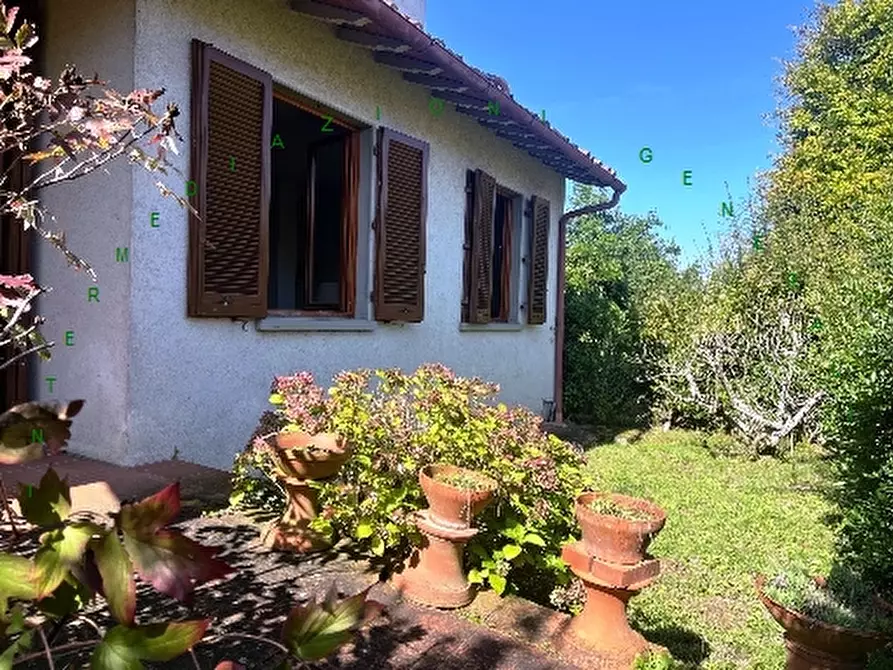 Immagine 4 di Villa in vendita  a Scarperia E San Piero