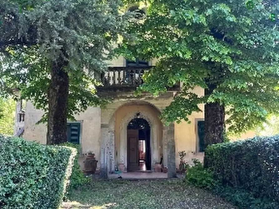 Immagine 3 di Villa in vendita  a Scarperia E San Piero