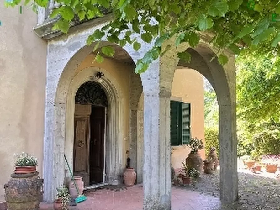 Immagine 9 di Villa in vendita  a Scarperia E San Piero