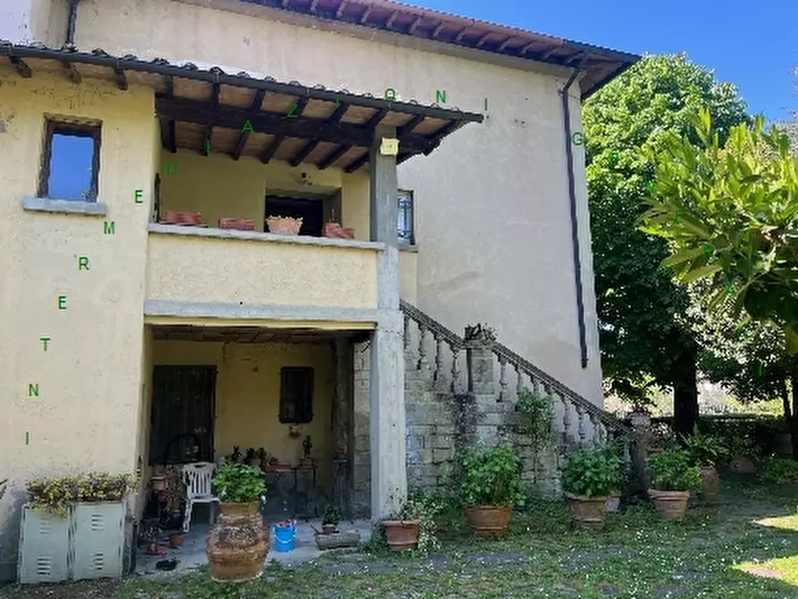 Immagine 12 di Villa in vendita  a Scarperia E San Piero