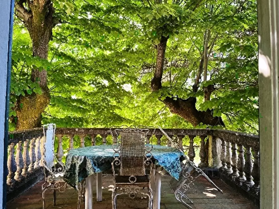 Immagine 14 di Villa in vendita  a Scarperia E San Piero