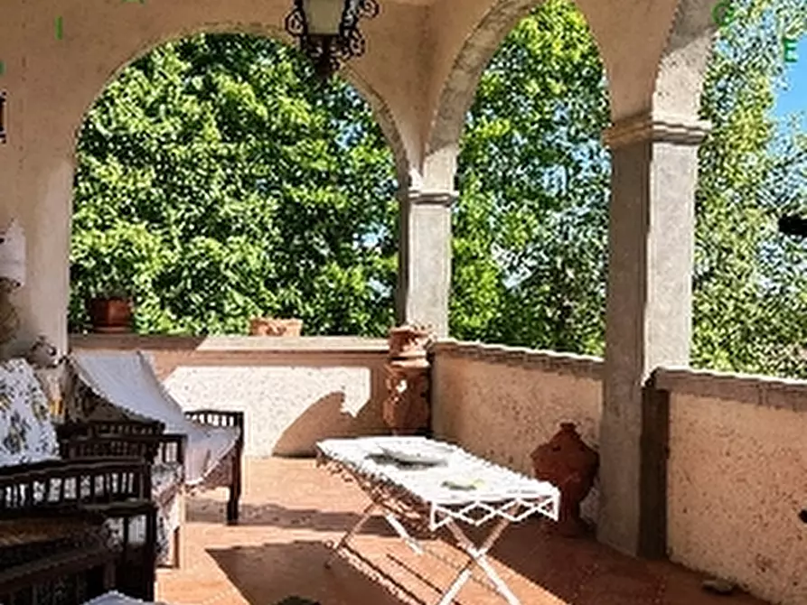 Immagine 18 di Villa in vendita  a Scarperia E San Piero
