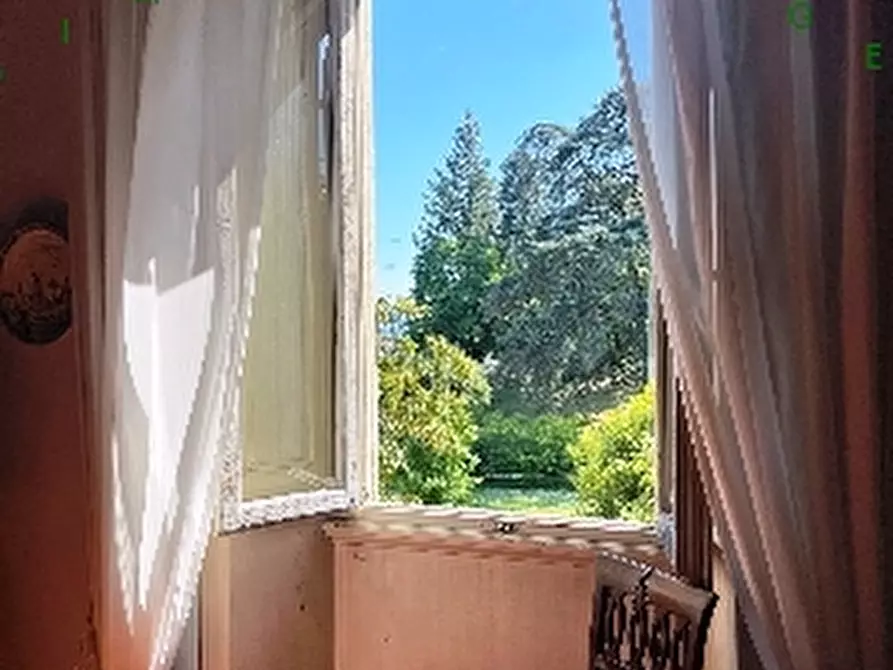 Immagine 21 di Villa in vendita  a Scarperia E San Piero