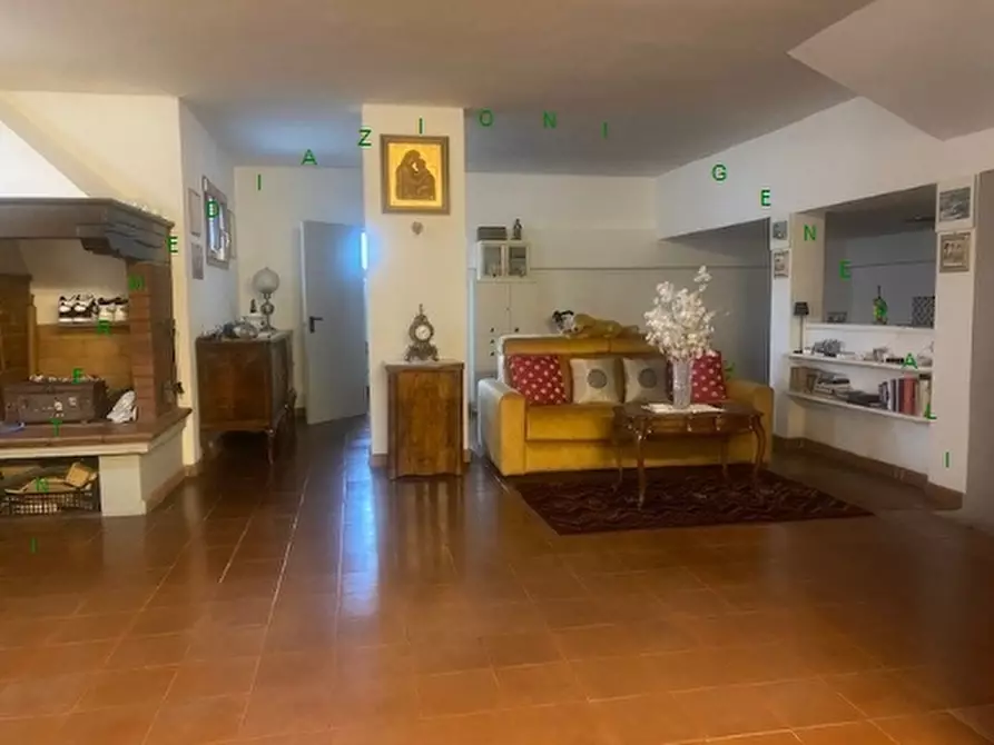 Immagine 11 di Villa in vendita  a Barberino Di Mugello