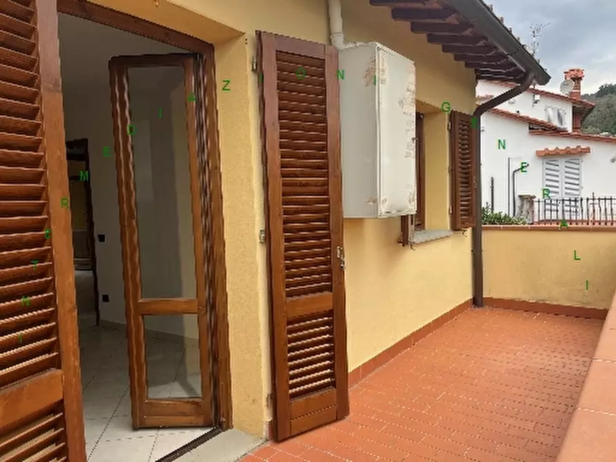 Immagine 10 di Villa in vendita  a Scarperia E San Piero