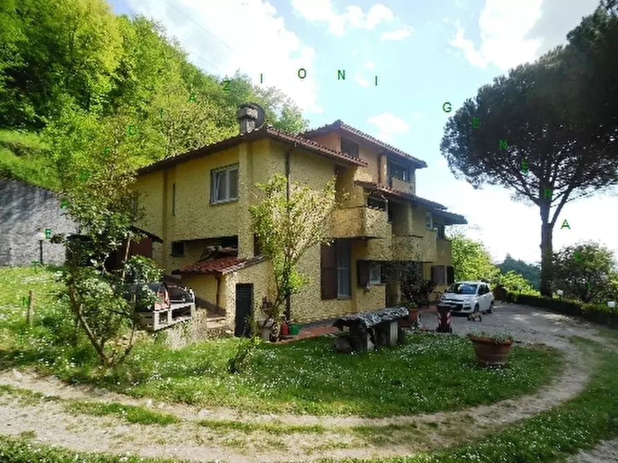 Immagine 1 di Villa in vendita  a Borgo San Lorenzo