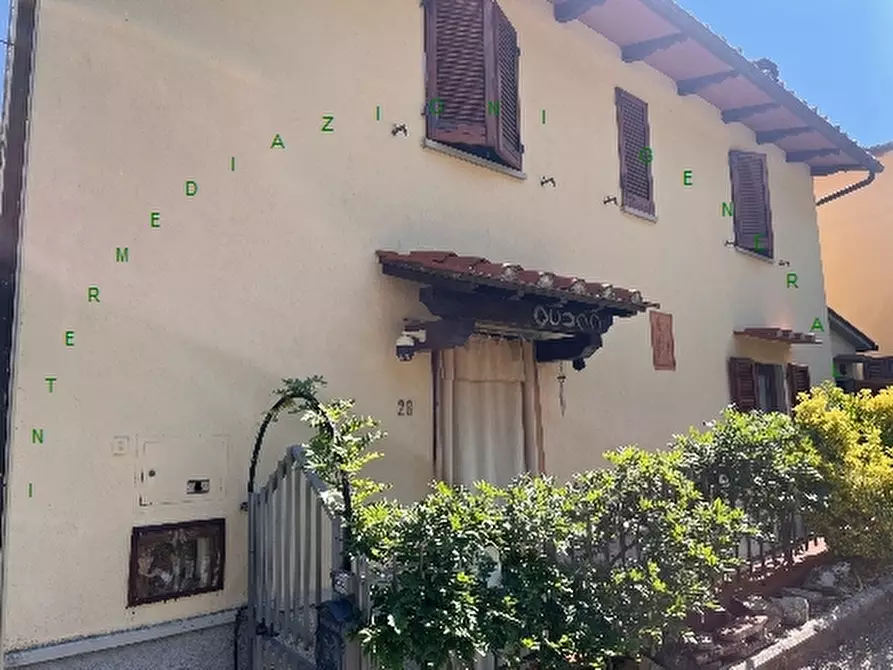 Immagine 3 di Villa in vendita  a Vicchio