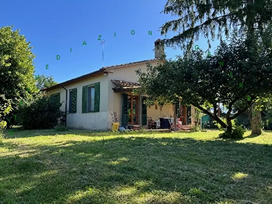 Immagine 1 di Villa in vendita  a Scarperia E San Piero