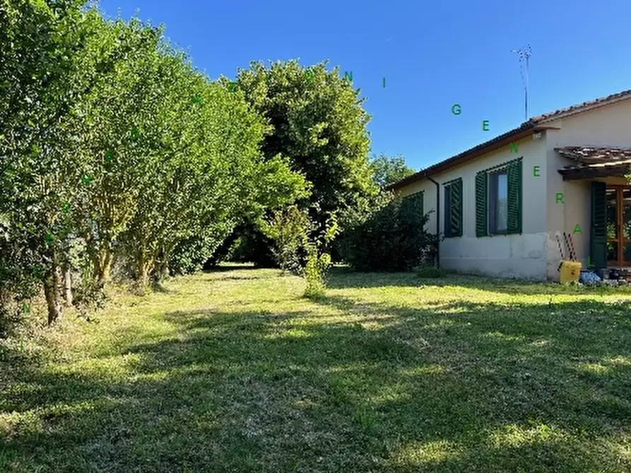 Immagine 2 di Villa in vendita  a Scarperia E San Piero