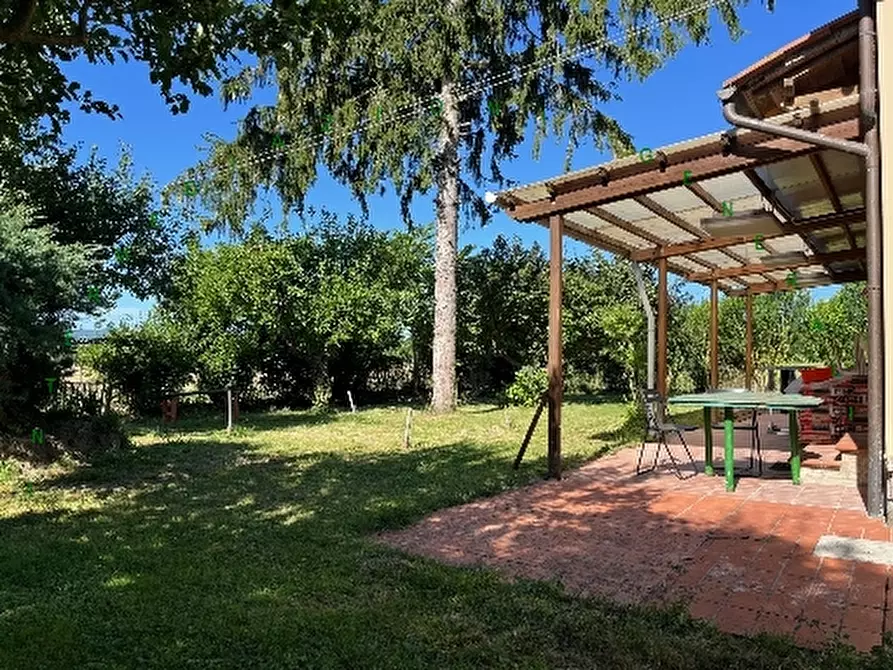 Immagine 3 di Villa in vendita  a Scarperia E San Piero