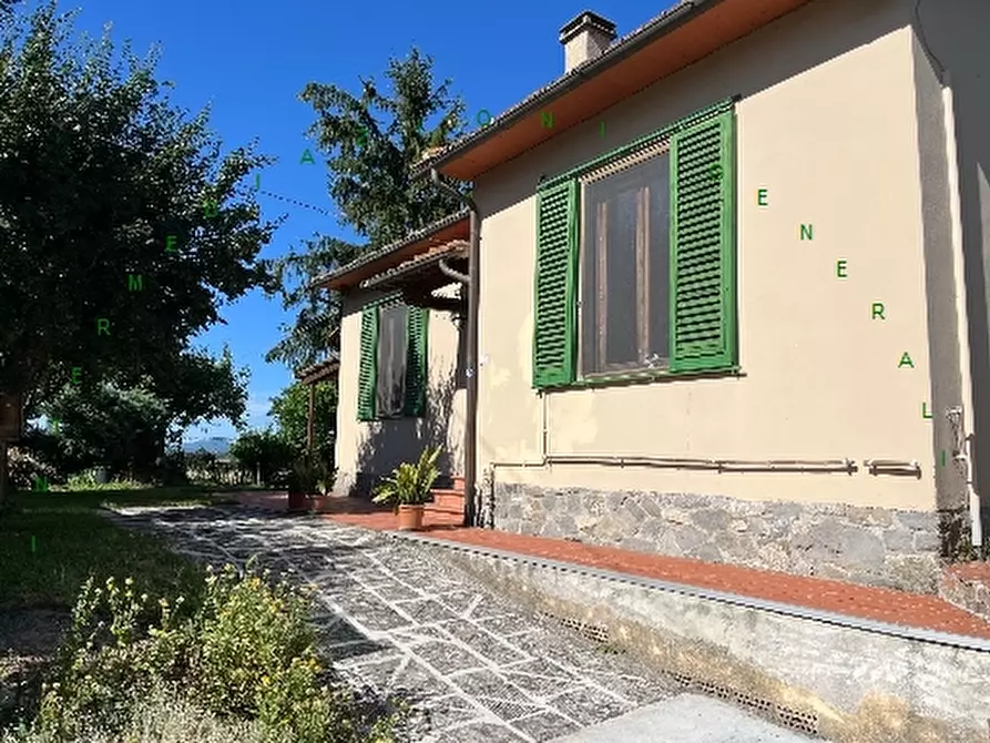 Immagine 4 di Villa in vendita  a Scarperia E San Piero