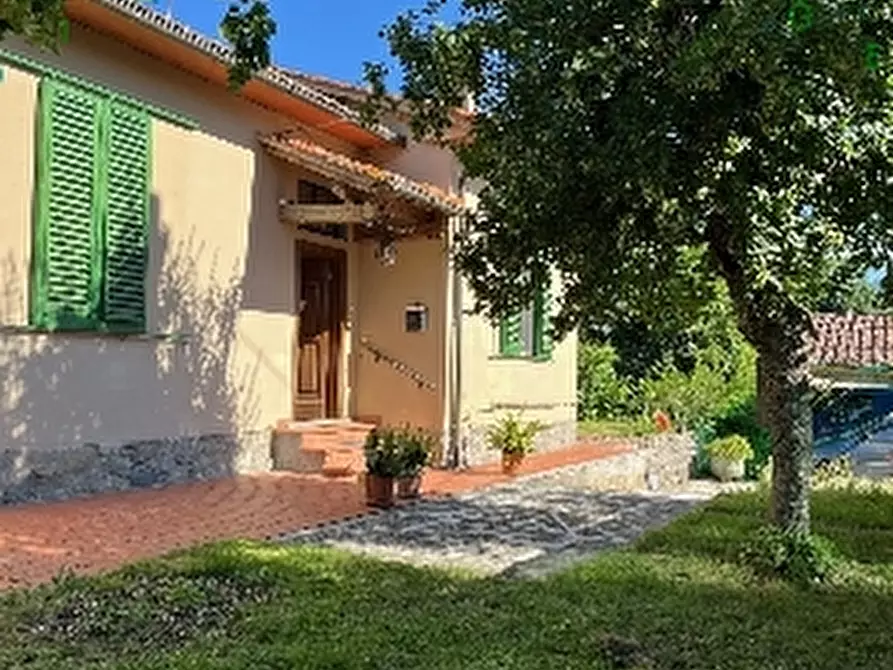 Immagine 6 di Villa in vendita  a Scarperia E San Piero