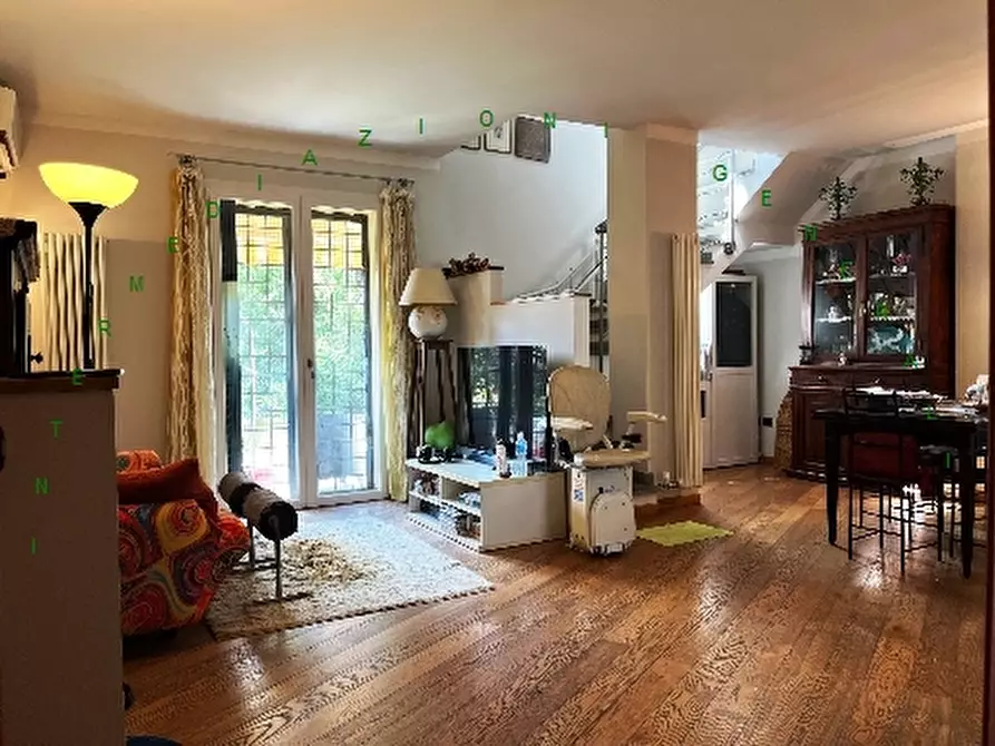 Immagine 7 di Villa in vendita  a Scarperia E San Piero