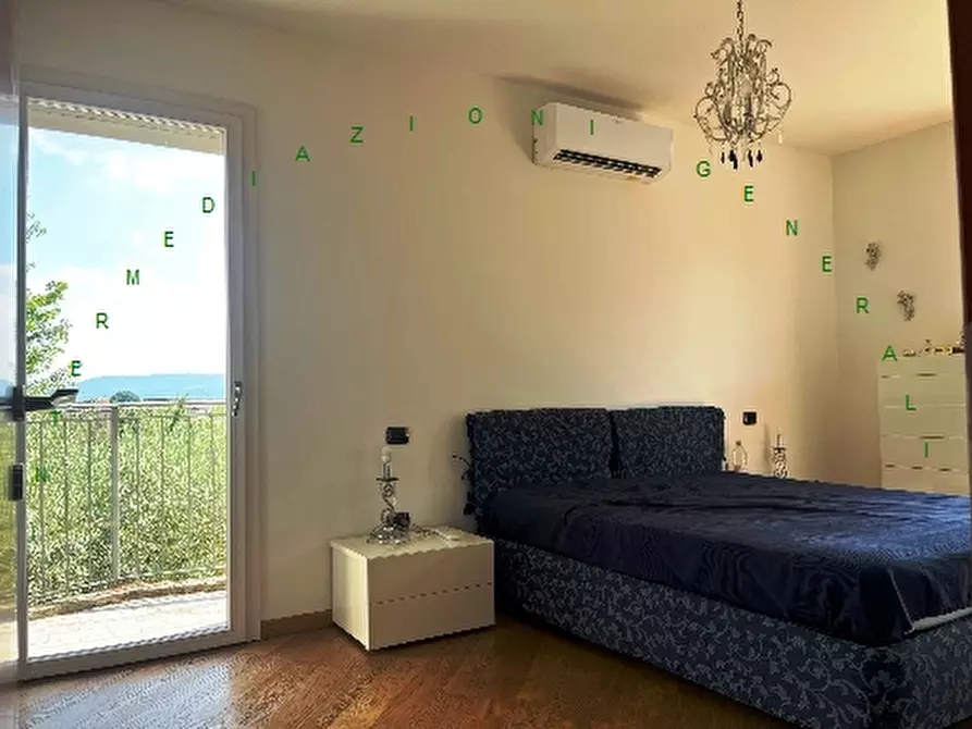 Immagine 13 di Villa in vendita  a Scarperia E San Piero