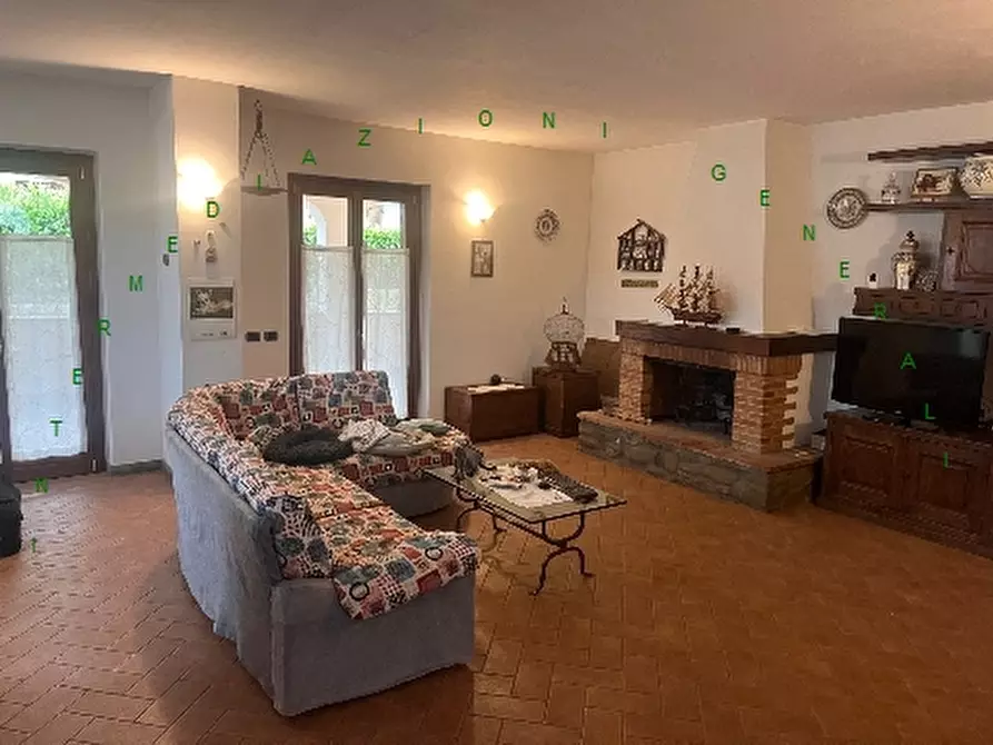 Immagine 4 di Villa in vendita  a Borgo San Lorenzo