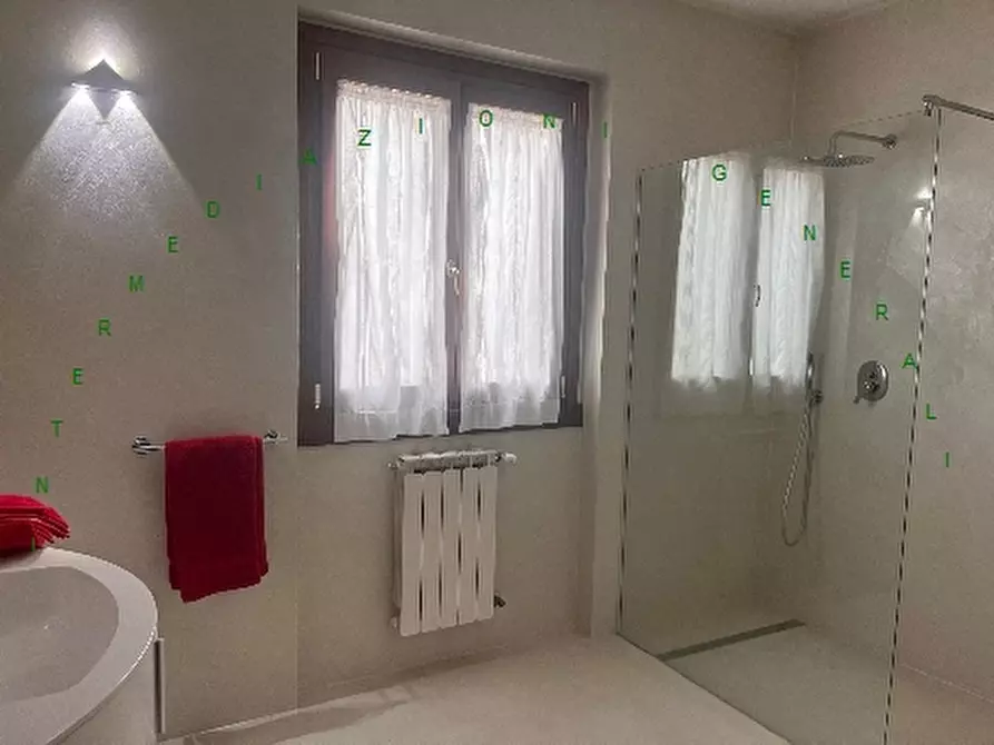 Immagine 9 di Villa in vendita  a Borgo San Lorenzo