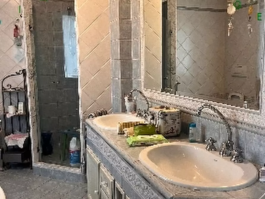 Immagine 17 di Villa in vendita  a Borgo San Lorenzo