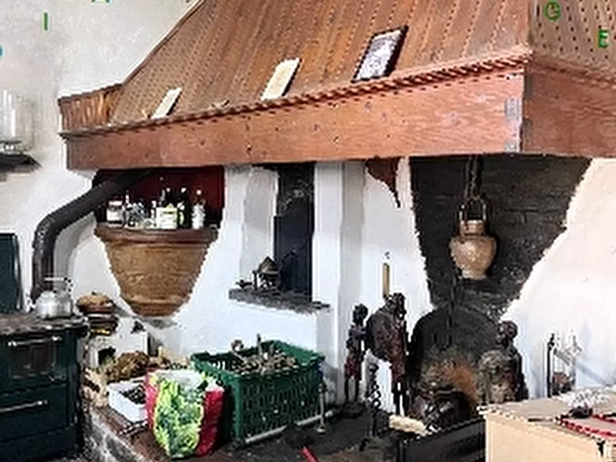 Immagine 10 di Rustico / casale in vendita  a Scarperia E San Piero