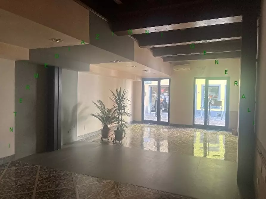 Immagine 3 di Negozio in affitto  a Vicchio