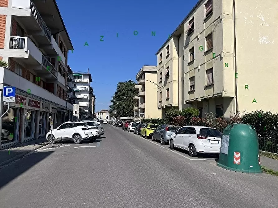 Immagine 1 di Negozio in vendita  a Borgo San Lorenzo