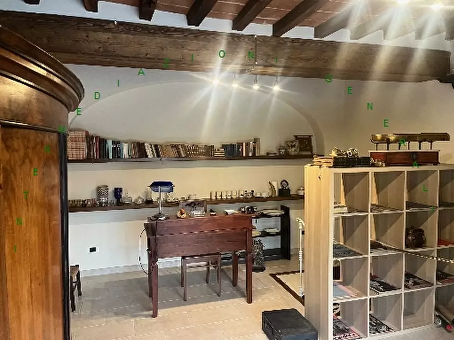 Immagine 1 di Negozio in vendita  a Vicchio