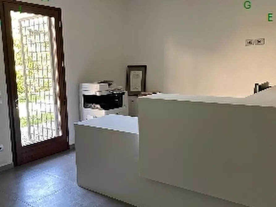 Immagine 5 di Negozio in affitto  a Scarperia E San Piero