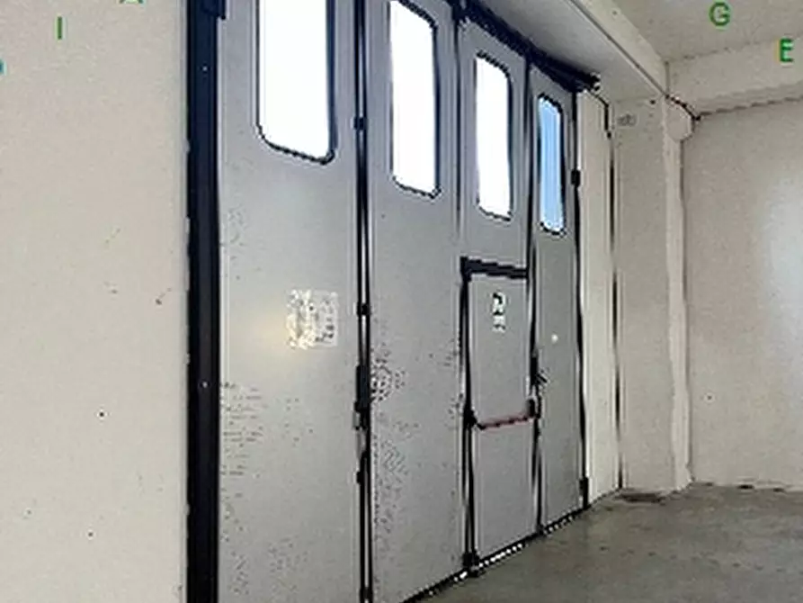 Immagine 3 di Magazzino in affitto  a Scarperia E San Piero