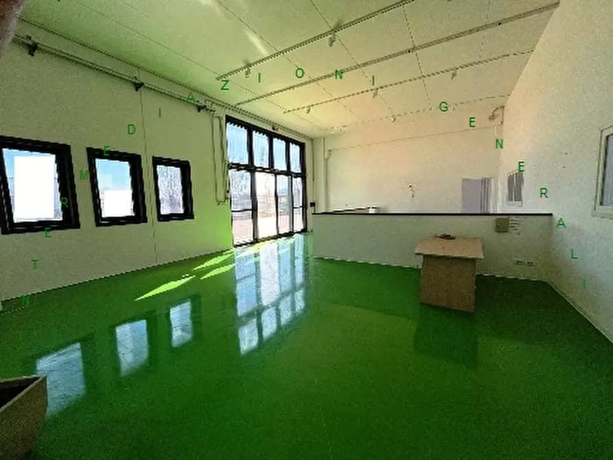 Immagine 5 di Magazzino in affitto  a Scarperia E San Piero