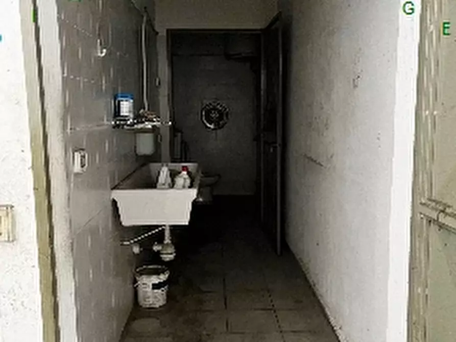 Immagine 5 di Magazzino in vendita  a Scarperia E San Piero