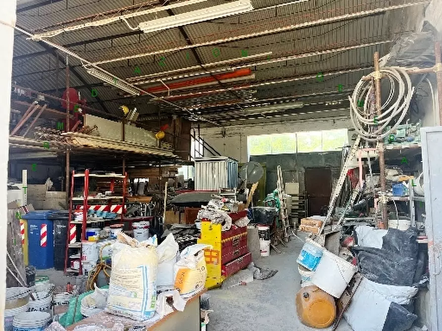 locale di sgombero in vendita a Scarperia e San Piero in zona San Piero a Sieve