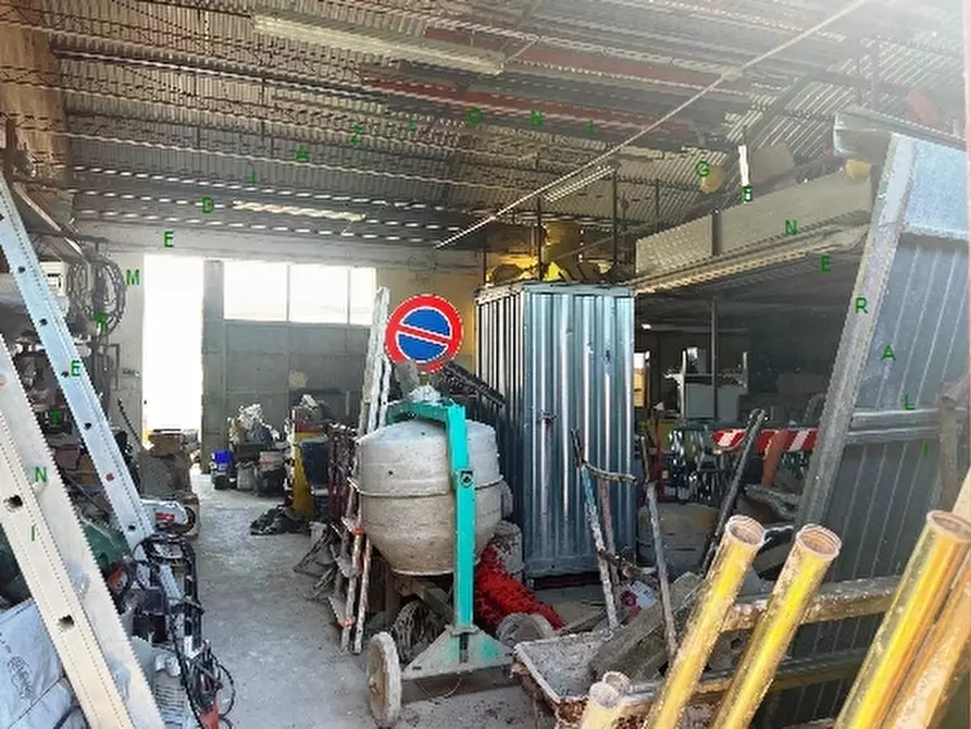 Immagine 2 di Magazzino in vendita  a Scarperia E San Piero