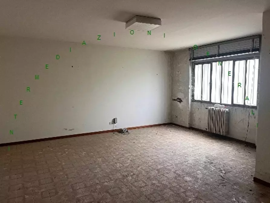 Immagine 4 di Magazzino in vendita  a Vicchio