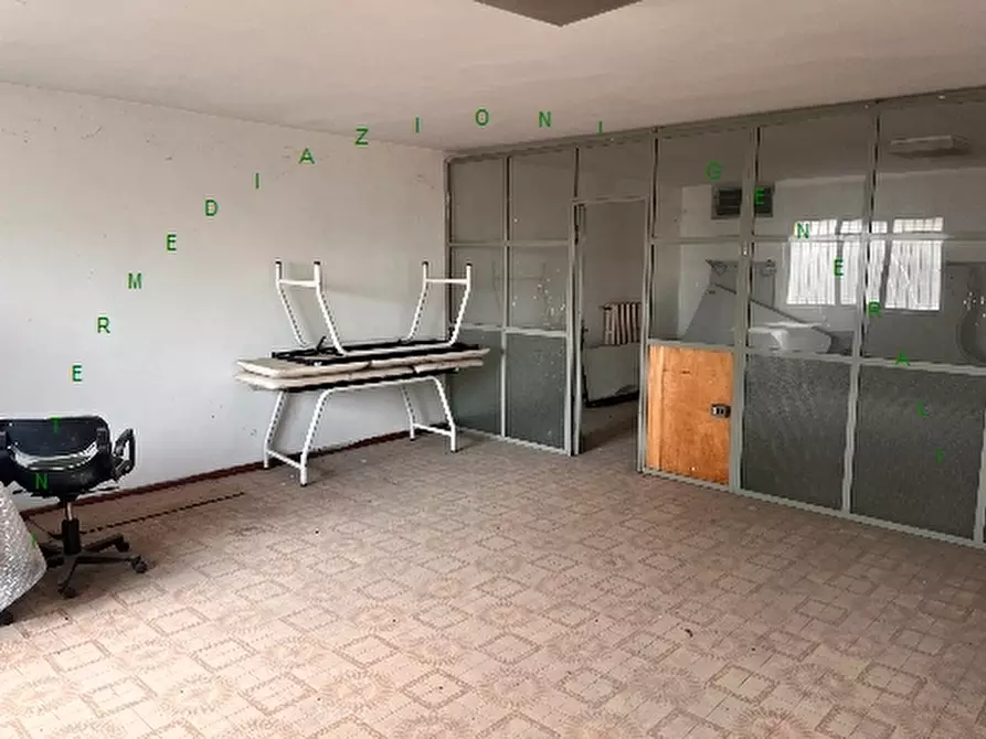 Immagine 5 di Magazzino in vendita  a Vicchio