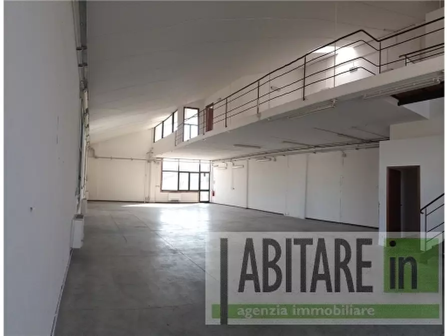 Immagine 2 di Magazzino in affitto  a Montespertoli