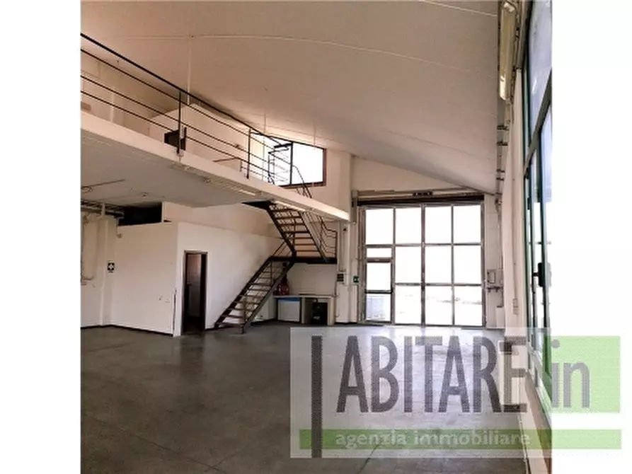 Immagine 3 di Magazzino in affitto  a Montespertoli