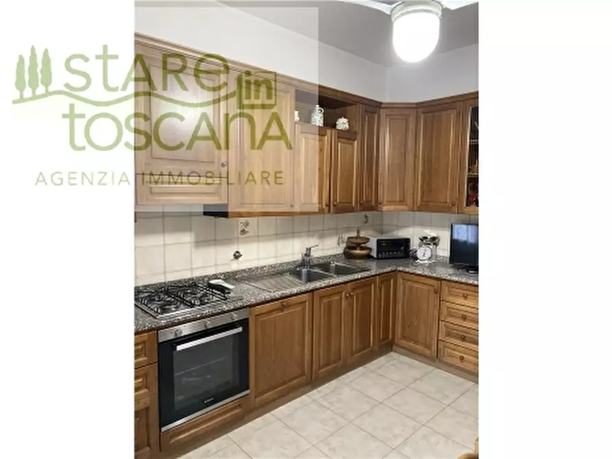 Immagine 11 di Appartamento in vendita  a Scandicci