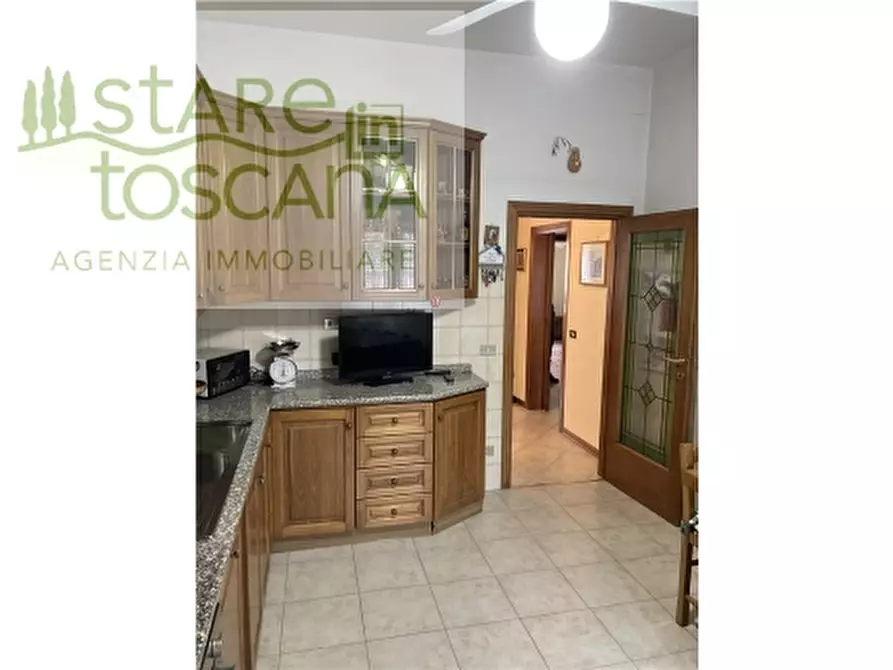 Immagine 12 di Appartamento in vendita  a Scandicci