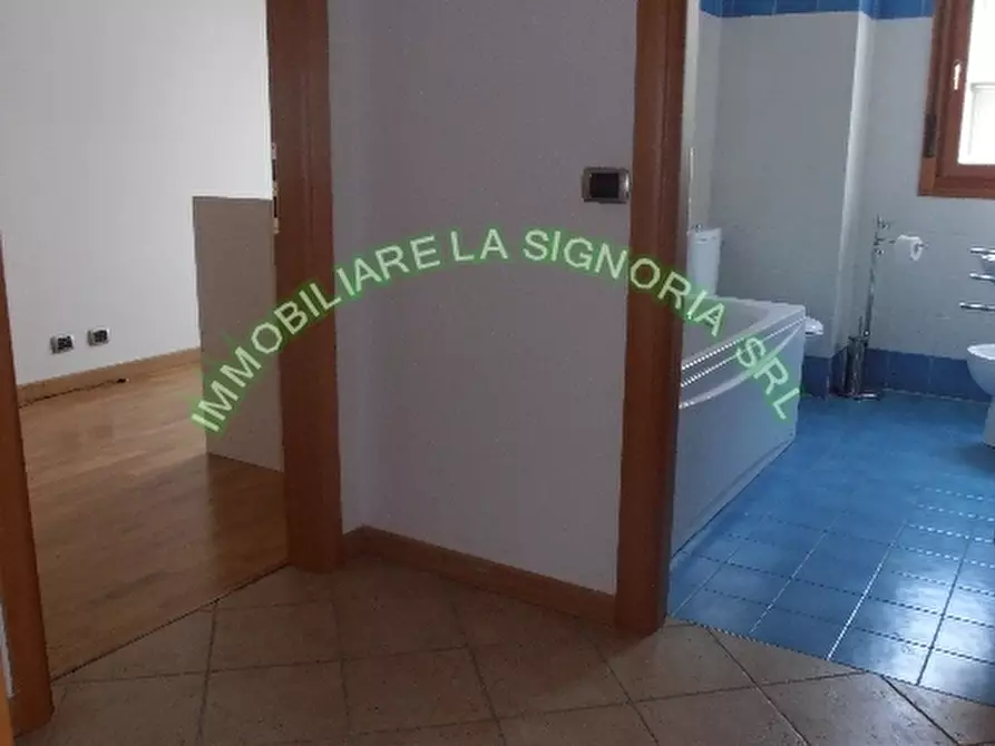 Immagine 17 di Appartamento in affitto  a Firenze