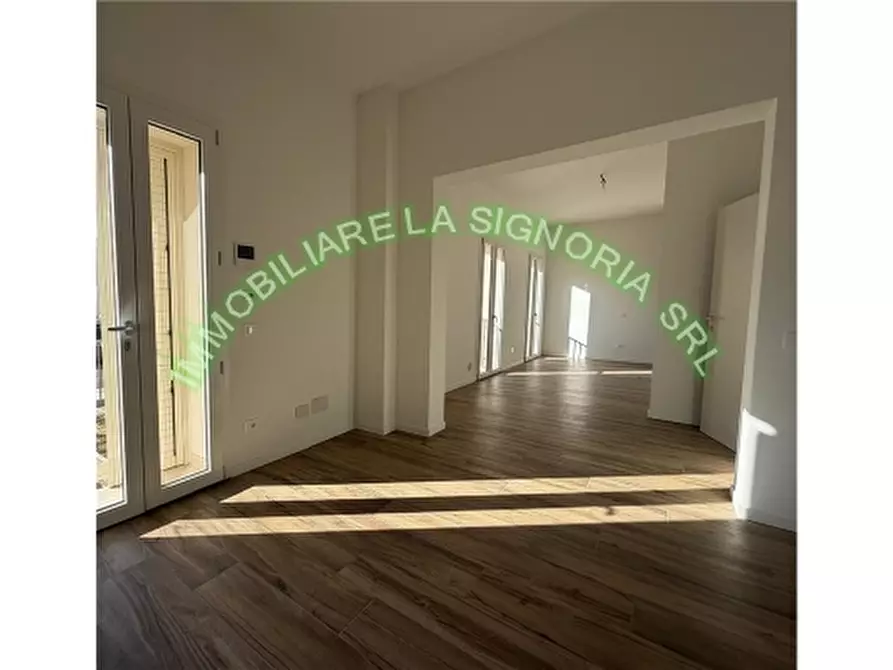 Immagine 1 di Appartamento in vendita  a Campi Bisenzio