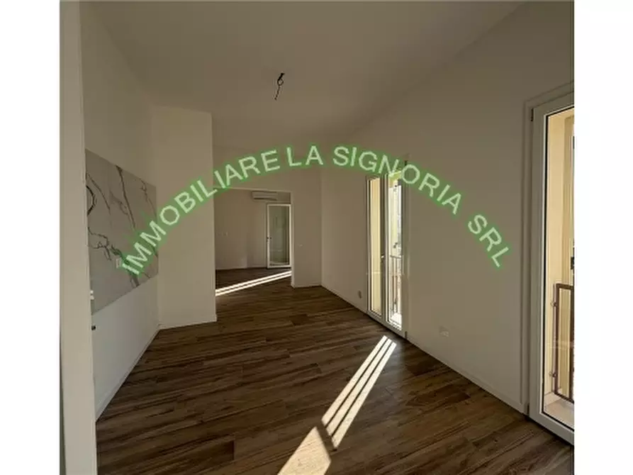 Immagine 5 di Appartamento in vendita  a Campi Bisenzio