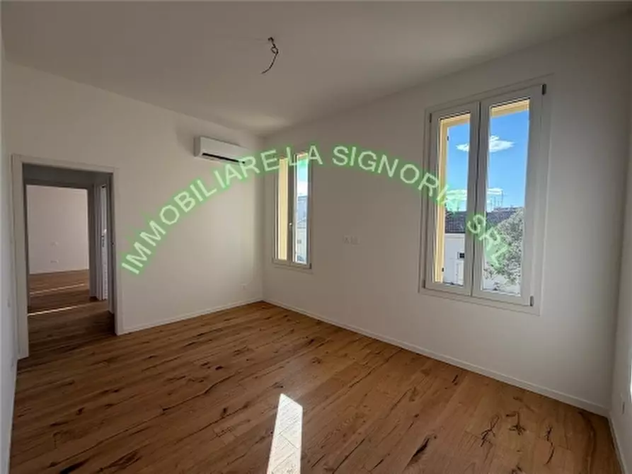 Immagine 7 di Appartamento in vendita  a Campi Bisenzio