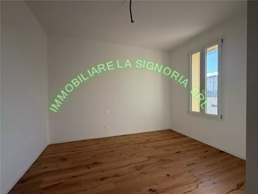 Immagine 8 di Appartamento in vendita  a Campi Bisenzio